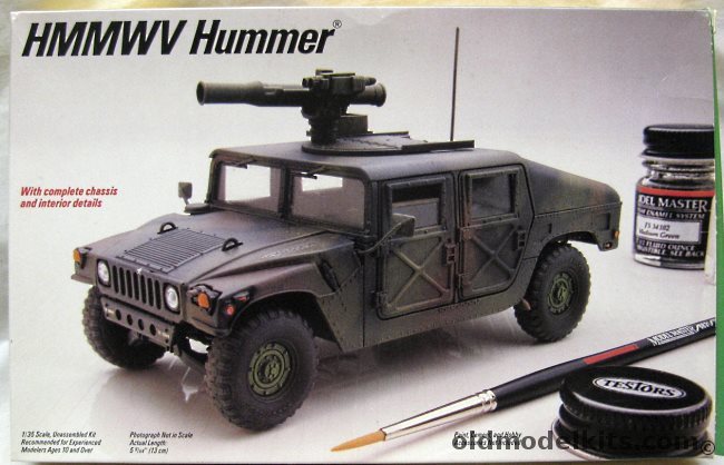 Testors 1/35 HMMWV Hummer M998 Series, 830 plastic model kit